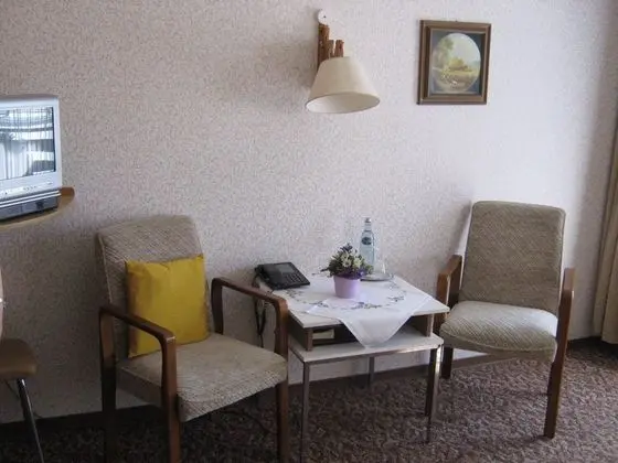 Land-gut-hotel Landhaus Heidehof - Yerinde Yemek
