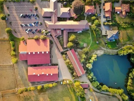 Land-Gut-Hotel Thöle - 1