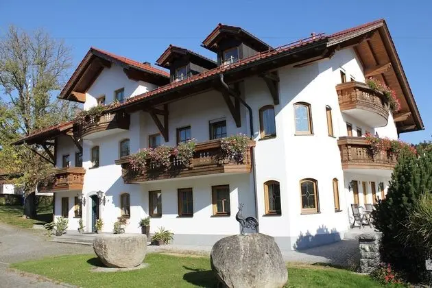 Landhotel und Gasthof Schmalhofer - 1