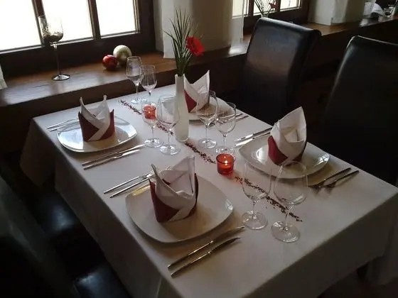 Landhotel Wolfschlugen - Yerinde Yemek