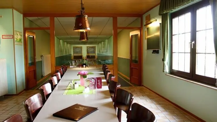 Landgasthaus Veltheimer Hof - İç Mekan