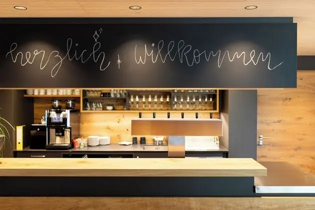 Hotel Landgasthof Linde - Lobi