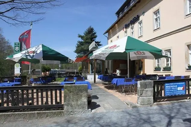 Landgasthof Neue Schänke Hotel - Yerinde Yemek