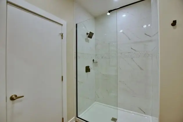 The Landing - Extended Stay Quarters - Banyo Tipleri