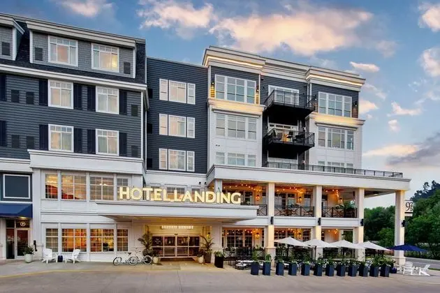 The Hotel Landing - Öne Çıkan Resim