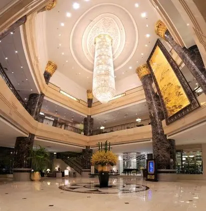 Landison Plaza International Hotel Zhenjiang - Lobi