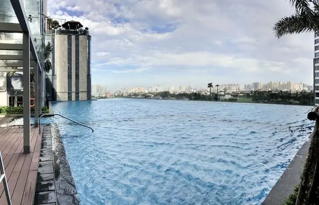 Landmark 81 Serviced Residences - Havuz