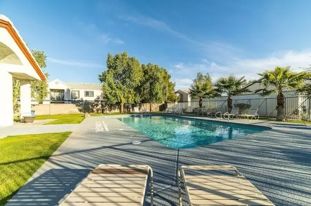 The Landmark Apartments - Havuz
