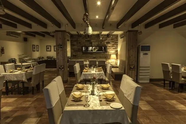 Landmark Hotel Guwahati - Yerinde Yemek