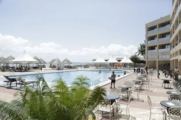 LandMark Mbezi Beach Resort - Havuz