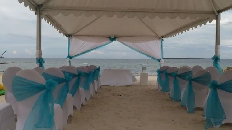 LandMark Mbezi Beach Resort - Plaj