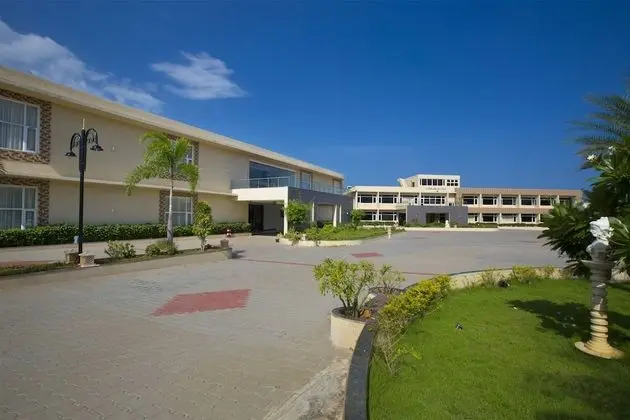 Landmark Pallavaa Beach Resort - Dış Mekan