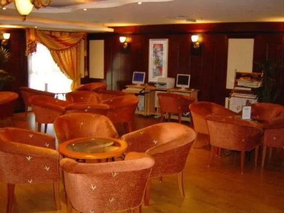 Landmark Plaza Hotel - Genel