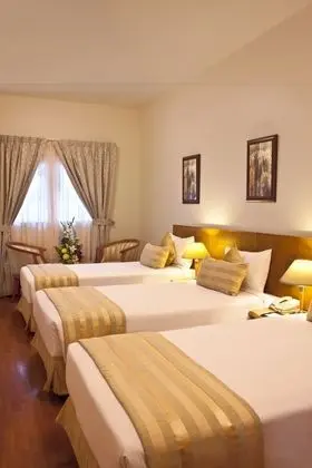 Landmark Plaza Hotel - Oda