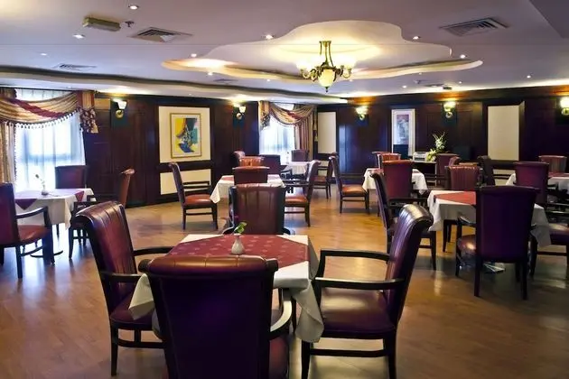 Landmark Plaza Hotel - Yerinde Yemek