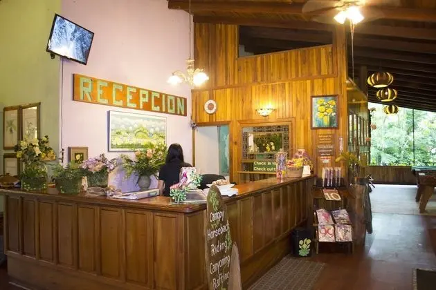 Lands in Love Hotel - Lobi