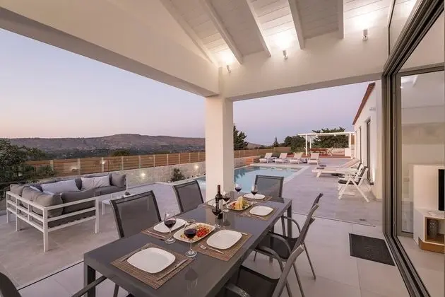 Landscaped Villa With Private Pool Fenced Area and Mountain Views - Oda