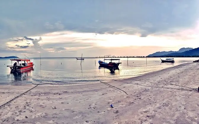 Langkawi Lagoon Beach Resort - Plaj