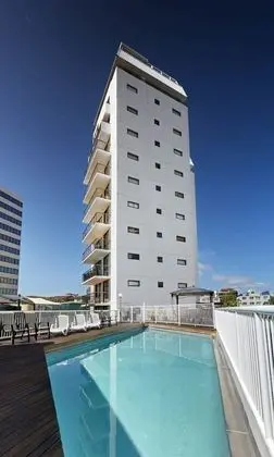 Langley Park Apartments - Havuz