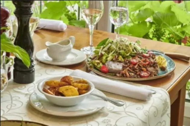 Hotel Langwieder See - Yerinde Yemek