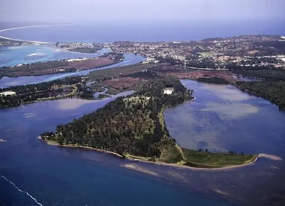Lanis Holiday Island