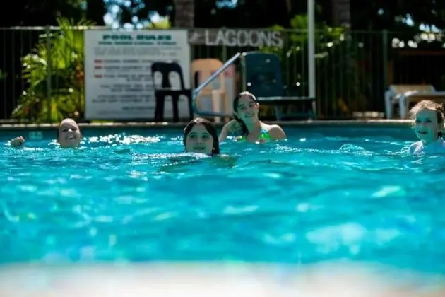 Lanis Holiday Island