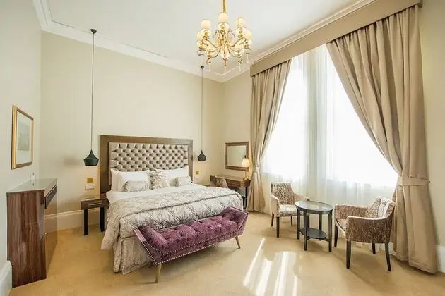 Lansbury Heritage Hotel