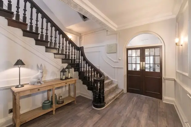 Lansdown Grove - Lobi