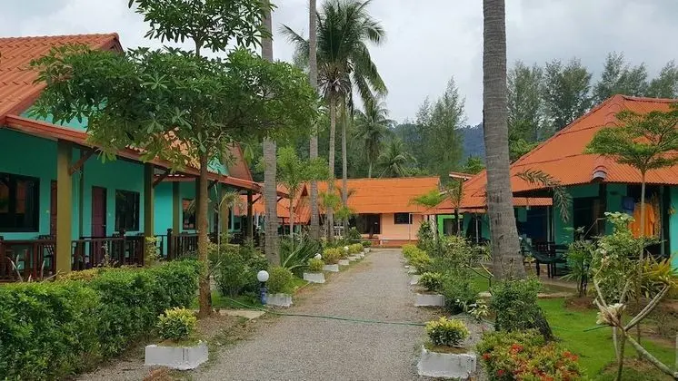 Lanta L.D. Beach Bungalows