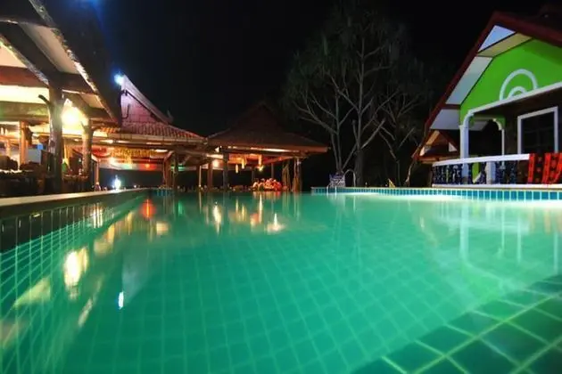 Lanta Nature Beach Resort - Havuz