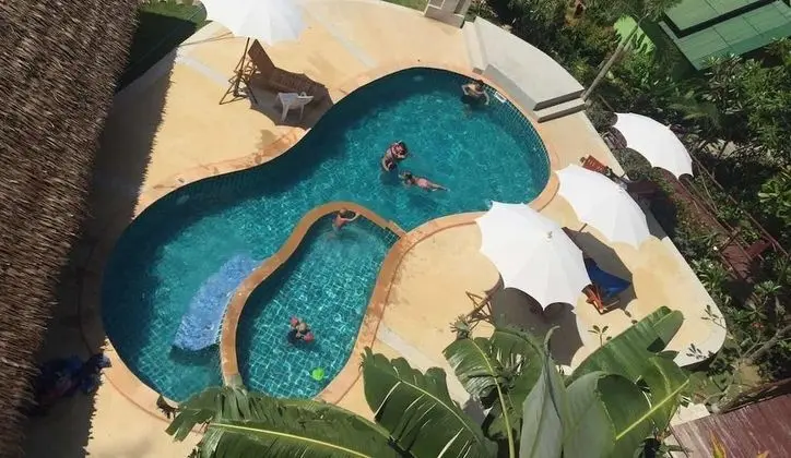 Lanta Sabai Hotel & Bungalows - Havuz