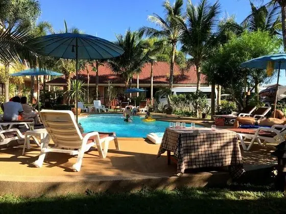 Lanta Seafront Resort - Havuz