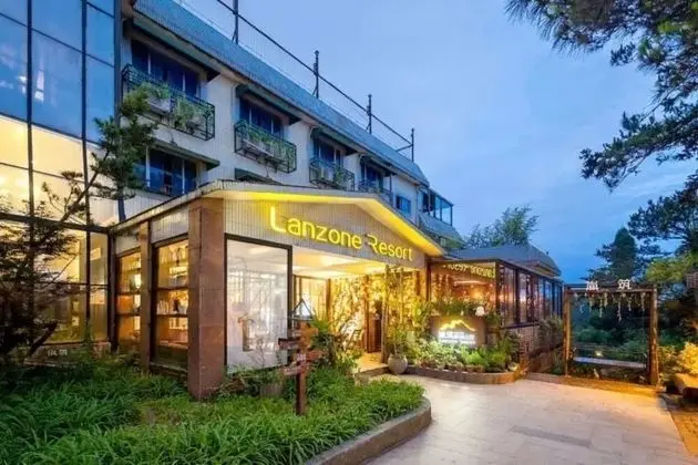 Lanzone Resort