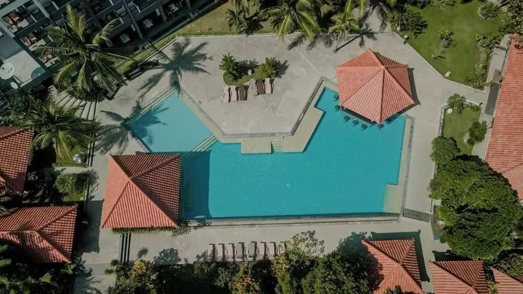Laprima Hotel Komodo - Havuz