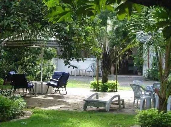 Lapu Lapu Cottages and Restaurant - Dış Mekan