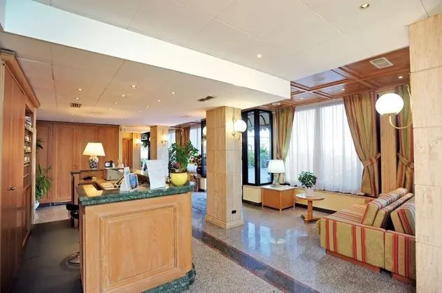 Hotel L'Aquila - Lobi