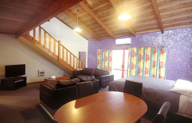 Larchwood Motel - Öne Çıkan Resim