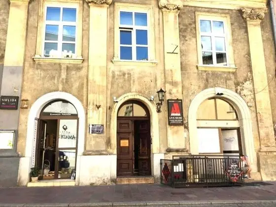 Lares and Penates Apartment - Dış Mekan
