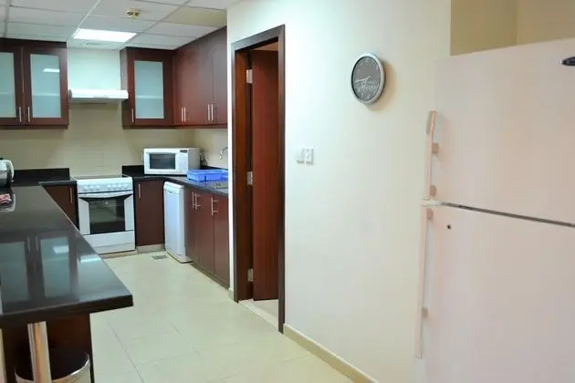 Large 1 Bed - Affordable fully furnished 1BR with balcony and a great marina view! - LSE - Mutfak