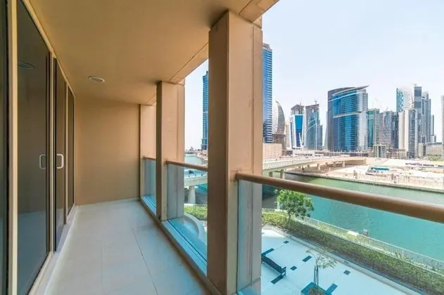 Large 1 Bed Business Bay Canal - Oda