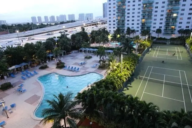 Large 1 Bedroom Bay View Apartment Or610