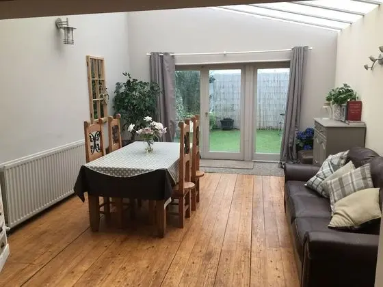 Large 2-bed House Derbyshire off Chatsworth rd