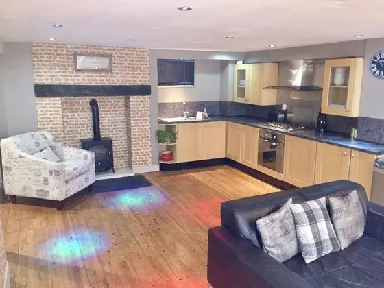 Large 2-bed House Derbyshire off Chatsworth rd - Mutfak
