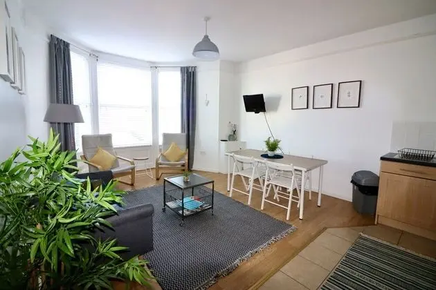 Large 2 Bedroom Apartment near Cathedral - Öne Çıkan Resim