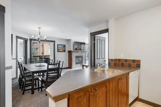 LARGE 2-Br 2-Ba | Ski In/Out | Pool & Hot Tubs | Central Upper Village Location - Oda