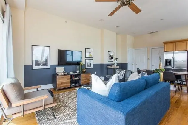 Large 2 BR/ 2BA Duplex in City Center by Domio - Oda Düzeni