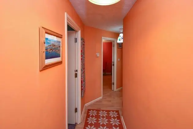 Large 3 Bed Sleep 6 Central MK - İç Mekan