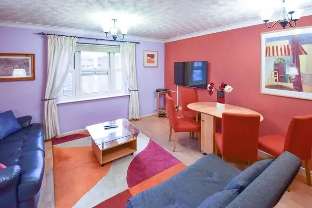 Large 3 Bed Sleep 6 Central MK - Oda Düzeni