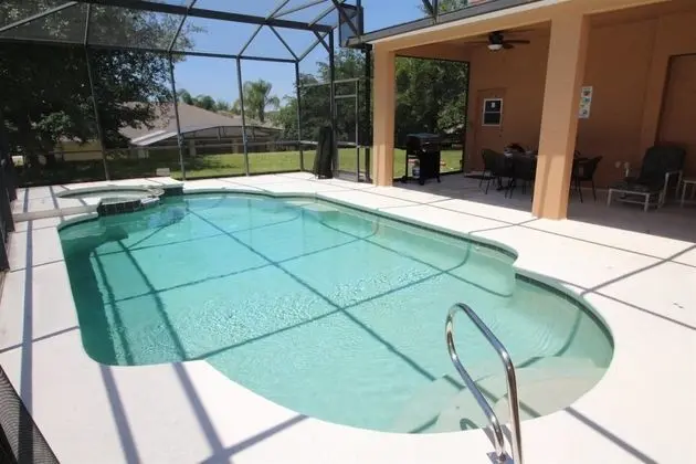 Large 5 bed Pool Home With Excellent Privacy - 440
