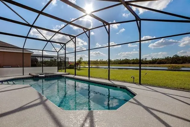 Large 5 bed Villa With Pool and spa Overlooking Conservation and Woodland Area - Oda